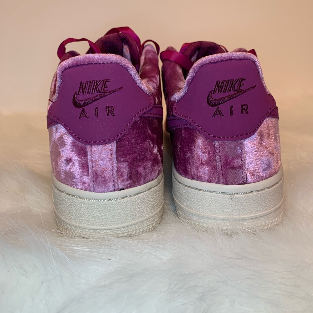 Nike Air Force 1 Velvet - Picture 6 of 8